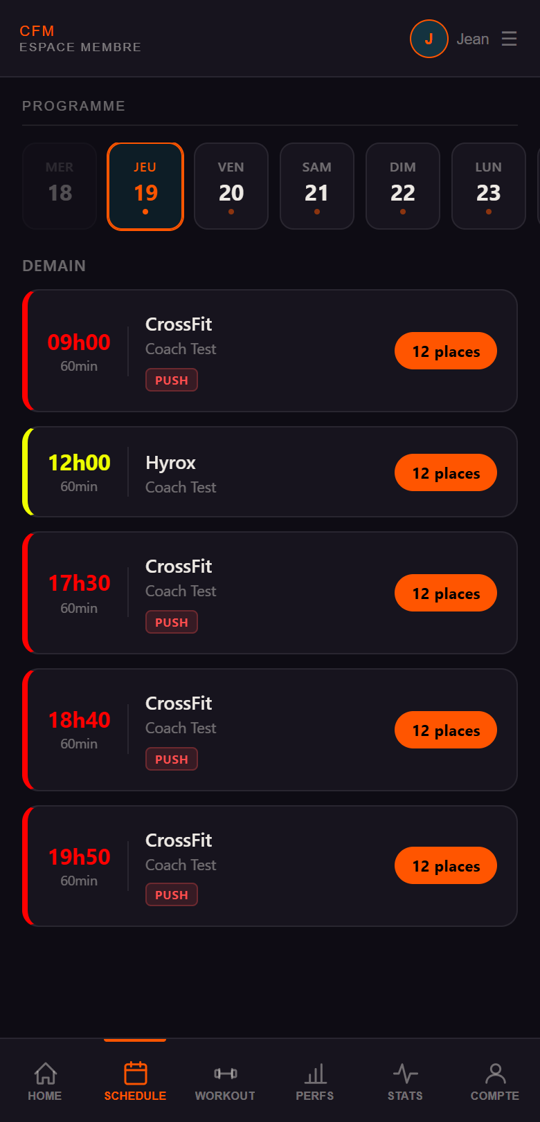 Application mobile Sasno : un membre réserve ses cours CrossFit depuis son téléphone